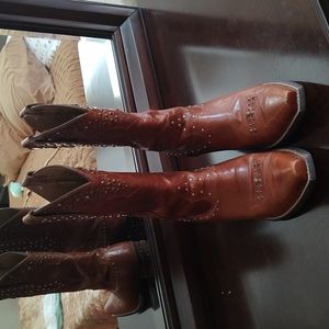 Brown Ariat cowboy boots